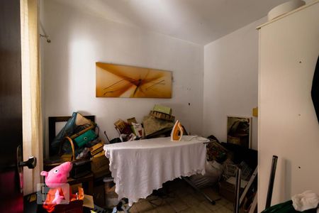 Casa à venda com 204m², 6 quartos e 1 vaga Casa à venda com 204m², 6 quartos e 1 vagaQuarto de Serviço