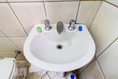 Casa à venda com 204m², 6 quartos e 1 vaga Casa à venda com 204m², 6 quartos e 1 vagaBanheiro do Corredor