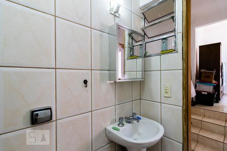 Casa à venda com 204m², 6 quartos e 1 vaga Casa à venda com 204m², 6 quartos e 1 vagaBanheiro do Corredor