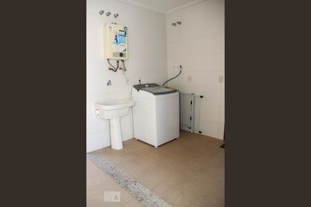 Casa de condomínio à venda com 260m², 4 quartos e 3 vagasDetalhe da Área de serviço