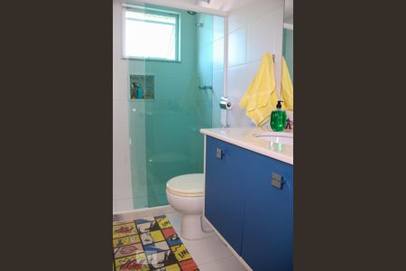 Casa de condomínio à venda com 260m², 4 quartos e 3 vagasBanheiro da Suite 2