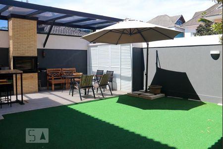 Casa de condomínio à venda com 260m², 4 quartos e 3 vagasvaranda