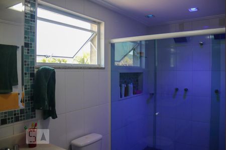 Casa de condomínio à venda com 260m², 4 quartos e 3 vagasBanheiro da Suíte 1