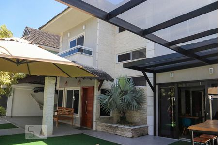 Casa de condomínio à venda com 260m², 4 quartos e 3 vagasÁrea comum - Churrasqueira