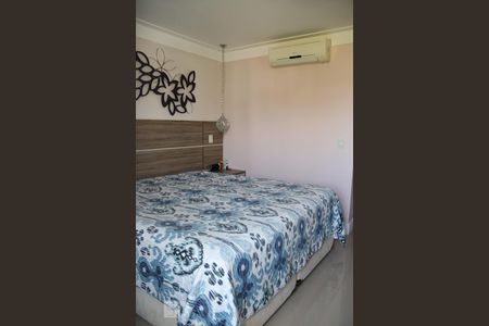 Casa de condomínio à venda com 260m², 4 quartos e 3 vagasSuíte 1