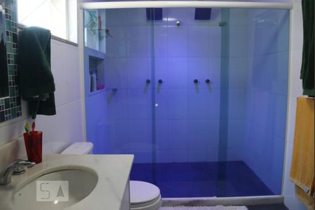 Casa de condomínio à venda com 260m², 4 quartos e 3 vagasBanheiro da Suíte 1