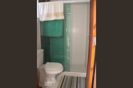 Casa de condomínio à venda com 260m², 4 quartos e 3 vagasBanheiro de Serviço