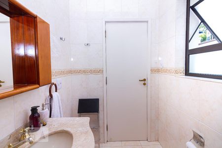 Casa à venda com 350m², 3 quartos e 1 vagaBanheiro da Suíte 1