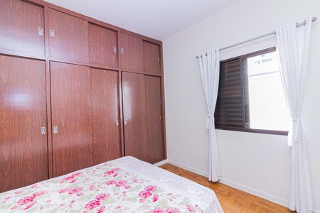 Suíte 1 de casa à venda com 3 quartos, 350m² em Vila Ipojuca, São Paulo