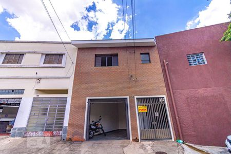 Casa à venda com 350m², 3 quartos e 1 vagaFachada