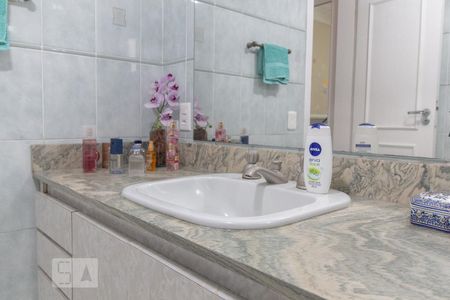 Apartamento para alugar com 136m², 3 quartos e 1 vaga Apartamento para alugar com 136m², 3 quartos e 1 vagaBanheiro