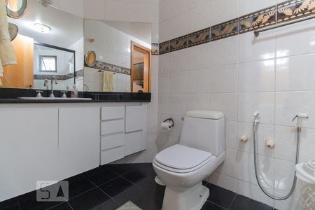 Apartamento para alugar com 136m², 3 quartos e 1 vaga Apartamento para alugar com 136m², 3 quartos e 1 vagaBanheiro