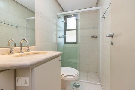 Banheiro de apartamento à venda com 2 quartos, 55m² em Indianópolis, São Paulo