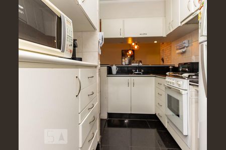 Cozinha de apartamento à venda com 2 quartos, 55m² em Indianópolis, São Paulo
