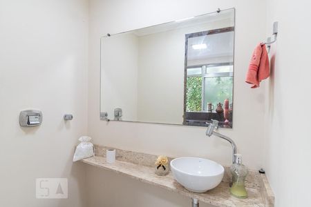 Lavabo de apartamento para alugar com 2 quartos, 75m² em Higienópolis, Porto Alegre