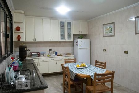 Casa à venda com 434m², 3 quartos e 4 vagas Casa à venda com 434m², 3 quartos e 4 vagasCOZINHA