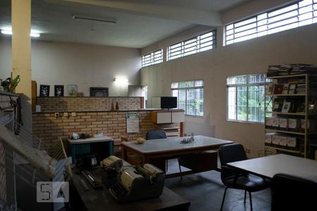 Casa à venda com 434m², 3 quartos e 4 vagas Casa à venda com 434m², 3 quartos e 4 vagasSALÃO TÉRREO