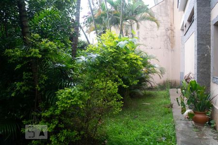 Casa à venda com 434m², 3 quartos e 4 vagas Casa à venda com 434m², 3 quartos e 4 vagasJARDIM FRENTE