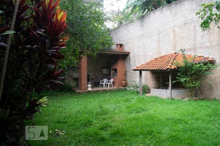 Casa à venda com 434m², 3 quartos e 4 vagas Casa à venda com 434m², 3 quartos e 4 vagasQUINTAL FUNDOS