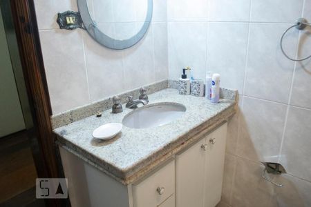 Casa à venda com 434m², 3 quartos e 4 vagas Casa à venda com 434m², 3 quartos e 4 vagasBANHEIRO