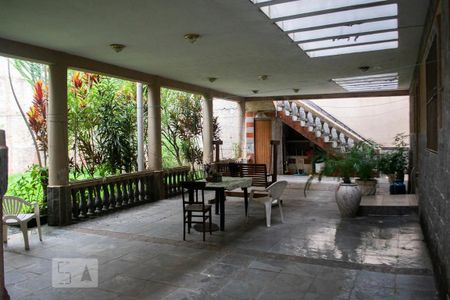 Casa à venda com 434m², 3 quartos e 4 vagas Casa à venda com 434m², 3 quartos e 4 vagasQUINTAL FUNDOS