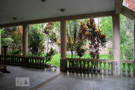 Casa à venda com 434m², 3 quartos e 4 vagas Casa à venda com 434m², 3 quartos e 4 vagasQUINTAL FUNDOS