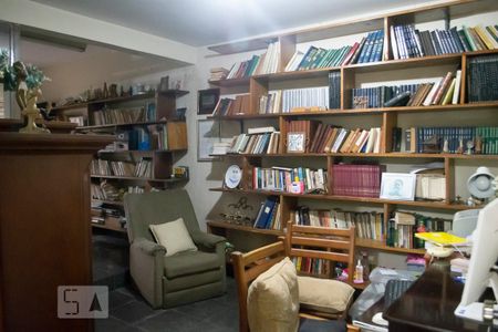 Casa à venda com 434m², 3 quartos e 4 vagas Casa à venda com 434m², 3 quartos e 4 vagasESCRITÓRIO