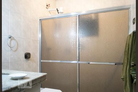 Casa à venda com 434m², 3 quartos e 4 vagas Casa à venda com 434m², 3 quartos e 4 vagasBANHEIRO