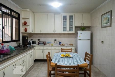 Casa à venda com 434m², 3 quartos e 4 vagas Casa à venda com 434m², 3 quartos e 4 vagasCOZINHA