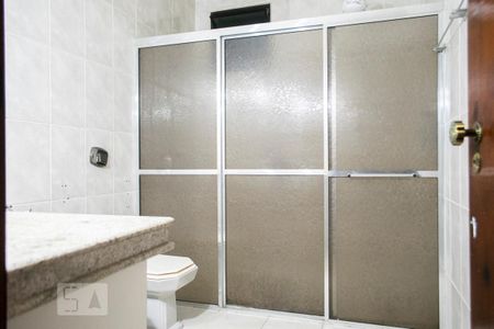 Casa à venda com 434m², 3 quartos e 4 vagas Casa à venda com 434m², 3 quartos e 4 vagasBANHEIRO SUITE