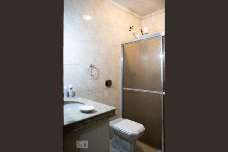 Casa à venda com 434m², 3 quartos e 4 vagas Casa à venda com 434m², 3 quartos e 4 vagasBANHEIRO