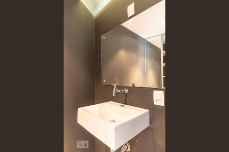 Apartamento para alugar com 75m², 2 quartos e 2 vagas Apartamento para alugar com 75m², 2 quartos e 2 vagasBanheiro