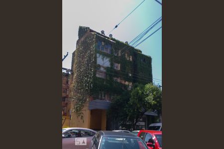 Apartamento para alugar com 75m², 2 quartos e 2 vagas Apartamento para alugar com 75m², 2 quartos e 2 vagasFachada