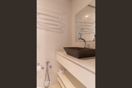 Apartamento para alugar com 75m², 2 quartos e 2 vagas Apartamento para alugar com 75m², 2 quartos e 2 vagasBanheiro