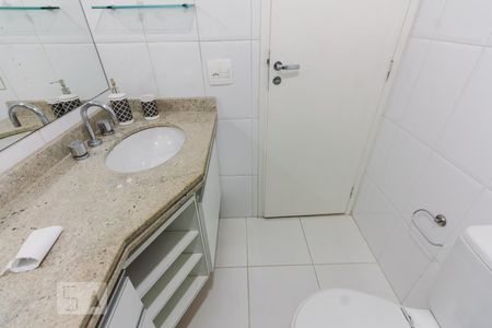 Apartamento à venda com 74m², 2 quartos e 1 vagaBanheiro da Suíte 1