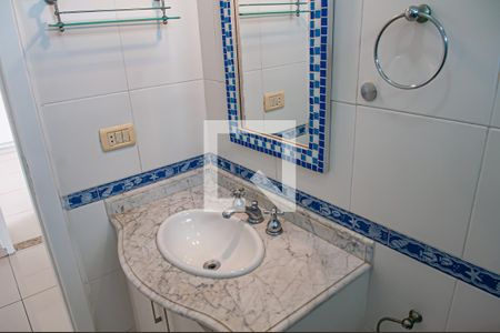 Apartamento à venda com 198m², 3 quartos e 2 vagasBanheiro Social 1