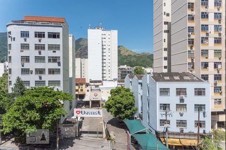 Apartamento à venda com 120m², 3 quartos e 1 vaga Apartamento à venda com 120m², 3 quartos e 1 vagaVista do Quarto 2