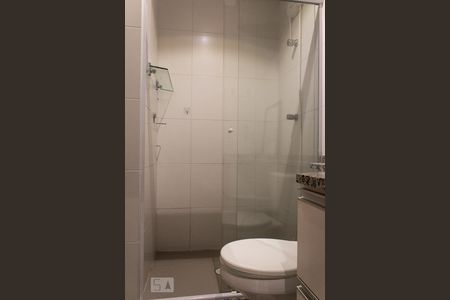 Banheiro de kitnet/studio para alugar com 1 quarto, 20m² em República, São Paulo