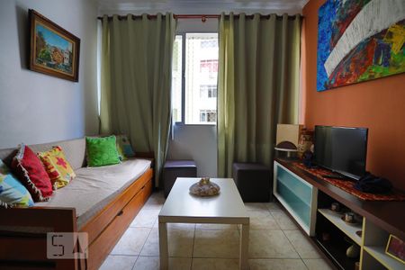 Apartamento para alugar com 70m², 2 quartos e 1 vagaSala