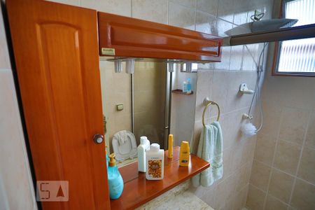 Apartamento para alugar com 70m², 2 quartos e 1 vagaDetalhe do banheiro do corredor