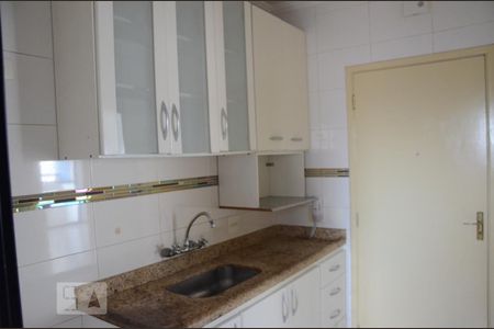 Apartamento para alugar com 72m², 2 quartos e 2 vagasCozinha