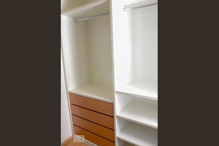 Apartamento para alugar com 72m², 2 quartos e 2 vagasCloset do quarto