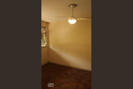 Detalhe Sala de apartamento à venda com 2 quartos, 50m² em Fátima, Niterói
