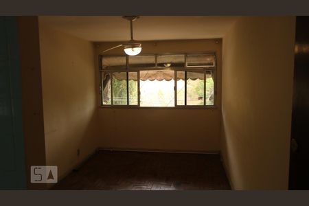 Sala de apartamento à venda com 2 quartos, 50m² em Fátima, Niterói