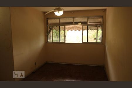 Sala de apartamento à venda com 2 quartos, 50m² em Fátima, Niterói