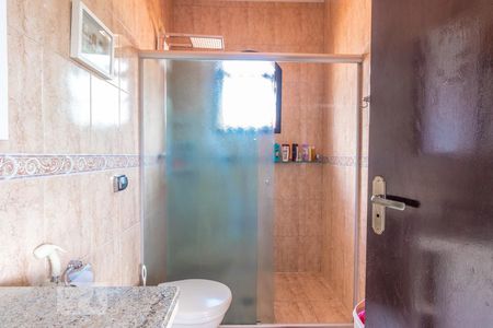 Casa à venda com 190m², 3 quartos e 3 vagasBanheiro da Suíte 1