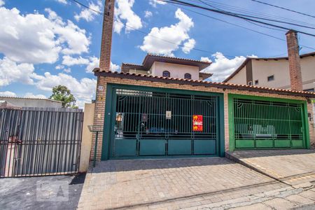 Casa à venda com 190m², 3 quartos e 3 vagasFachada