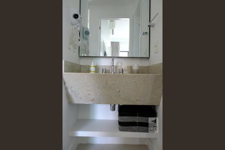 Apartamento à venda com 40m², 1 quarto e 1 vagaBanheiro