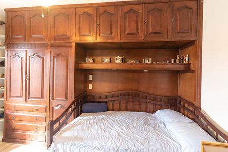 Casa à venda com 354m², 4 quartos e 6 vagasQuarto 2