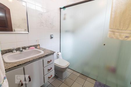 Casa à venda com 354m², 4 quartos e 6 vagasBanheiro 4